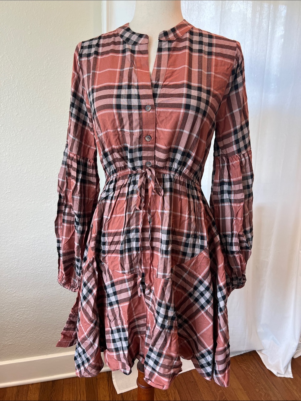 August Sky Plaid Long Sleeve Dress in Dusty Rose. Size S. NWT